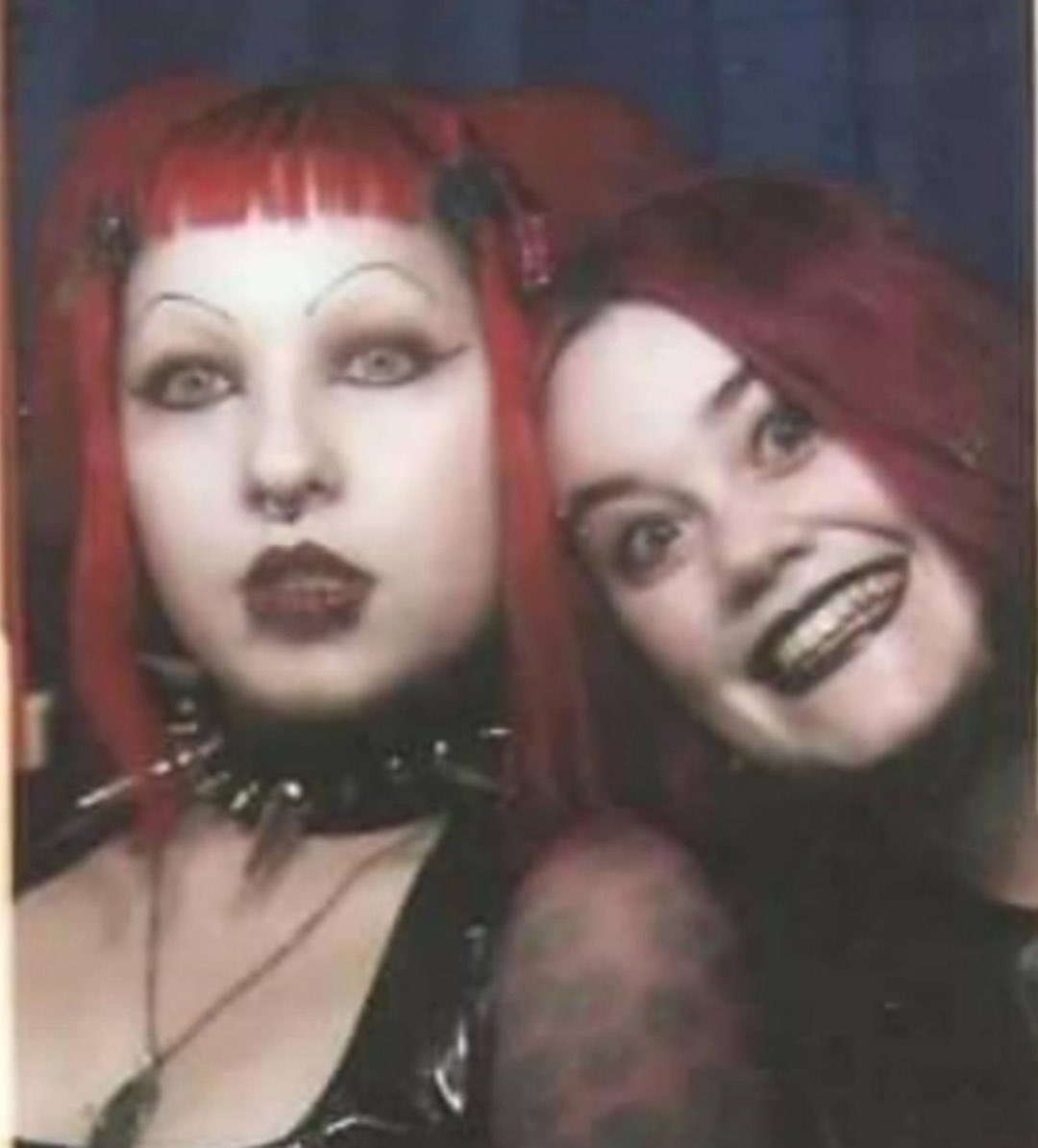 bab0oshk44's tweet photo. Heather (sindollx666x) &amp; Tiphany Starr (tiphy_munster), c. 1998 https://t.co/RiximDMhlE