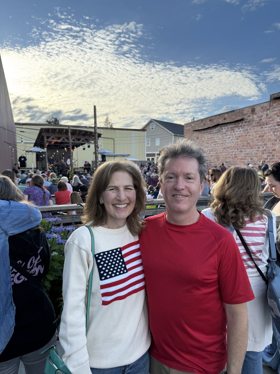 DrKimSchrier's tweet photo. Kicking off 4th of July weekend in beautiful Carnation! Thank you @snovalleysenior, @massyferguson, and Nancy and Bill of Miller’s for a wonderful evening. https://t.co/4MKzLVQkW9