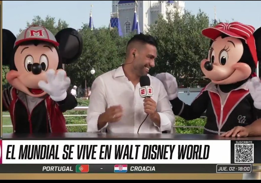 La_Dimon's tweet photo. A Falca le hacen fila pa la entrevista y él así Jajjajajajajajajajajjajajaja 9 mío te amo con mi vida. https://t.co/y9aK5TlRHd