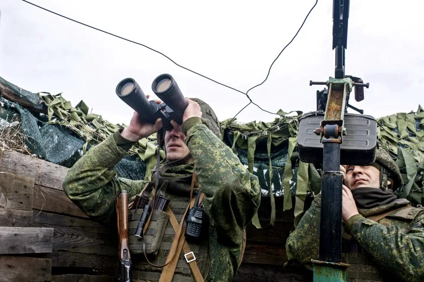 xaendau's tweet photo. 6B23 with sewed on molle worn by DPR soldiers, 10th february, 2022 https://t.co/N8FJmYcNCn