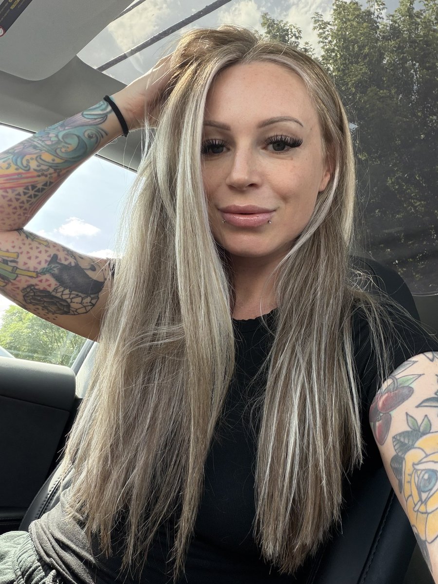 erikaafterdark's tweet photo. I got the next step done for my hair transformation and I’m actually so depressed not seeing any color in my hair lollllll https://t.co/a4VCY7k76y