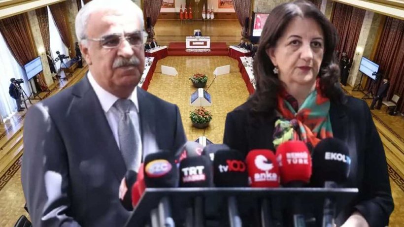 turhandara's tweet photo. Çerçeve yasa ile ilgili bilinmeyenler çoğalıyor.
Bizim bilmememiz normalde işin içinde olanların bilmemesi garip.
Traji komik.
Dem,TBMM ye ne zaman geleceğini biliyoruz ama içeriğini bilmiyoruz dedi.
Önemli olan içeriğini bilmek değil mi?
TBMM ye geldiğinde yasalaşacak zaten. https://t.co/ul0Pnx8LRL