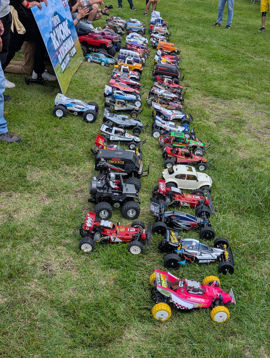 k35da's tweet photo. タミヤRCピクニック霧島🏁に参加中。
天気が心配でしたがなんとか持ち堪えてます😅
ビンテージレースは最速屍で撃沈●～*
まだまだ楽しみますよぉ🥳 https://t.co/a7wEshxgXf