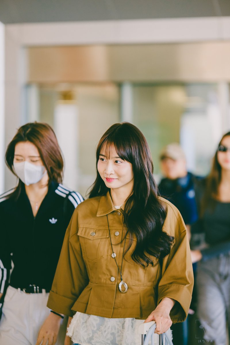 raffly_88's tweet photo. 04/07/2026-Mumuchangggg luvv
. 
.  
.
@A_MutheJKT48 
At Juanda International Airport Surabaya #JKT48GrandeAirportFashion https://t.co/eF6nrT5Gu1