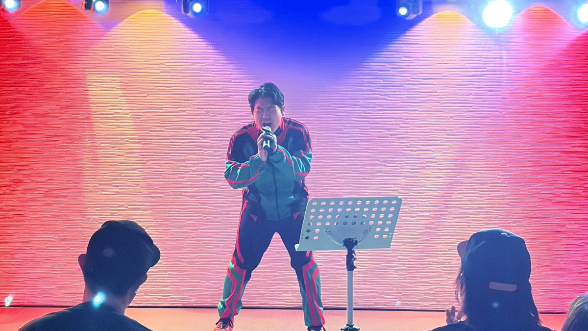 tokubaka777's tweet photo. そのままソロ歌唱タイム！
早速ゼッツOPで歌い始め！

#神特バカ
#シン特バカ https://t.co/7UV6vbqhnU