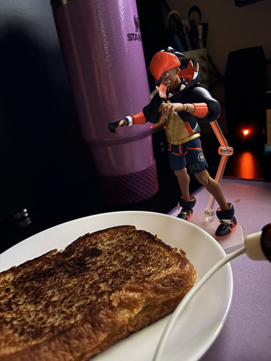 Peachy_Puddin's tweet photo. GET AWAY FROM MY GRILLED CHEESE!! https://t.co/KI9t7S53OD