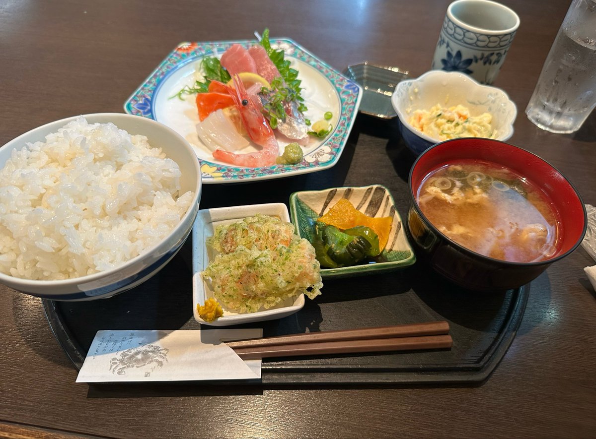 Kukurou2's tweet photo. お魚定食美味しかったです https://t.co/I6syqzTLlt