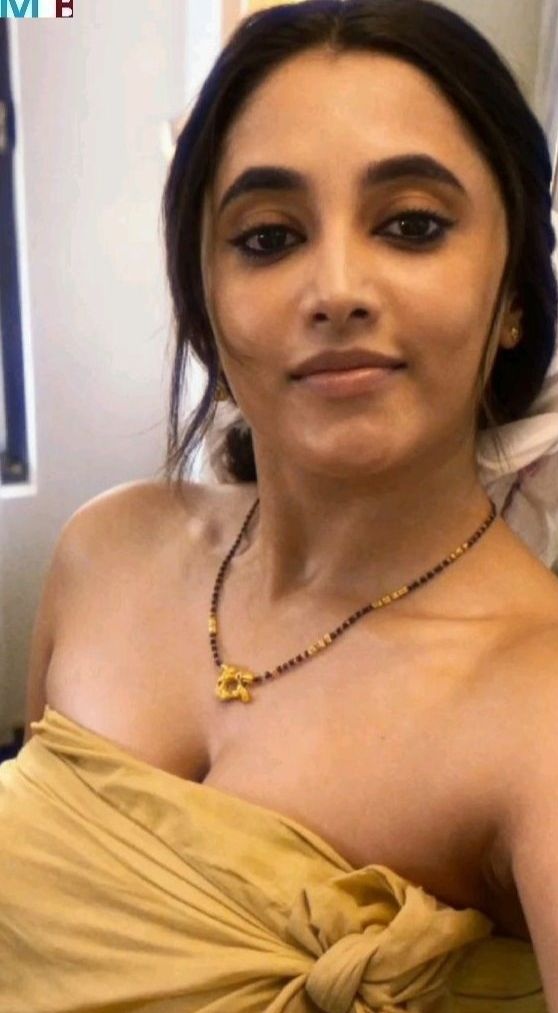 Sanda718312's tweet photo. When Dad went for Dropping M0m in Station ~

( Me sending photo of me wearing ul paavadai to him )

Dad : Hey the*diyaa ennadi ipdi photo anupiruka🥵🥵

Me : Adhaan avala drop pantingala naama thaniya thaala Iruka porom vandhu enna seiyalaam la🥵🥵

Dad : Varen di The*diyaa🥵🥵 https://t.co/QsnBudzNkn