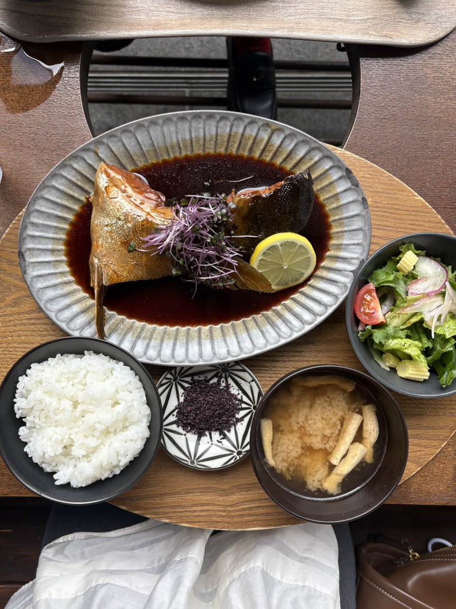 7x19x151's tweet photo. 虎ノ門ヒルズにある日常茶飯時
定食の質とビジュが良過ぎる https://t.co/KD9GaOMQbd