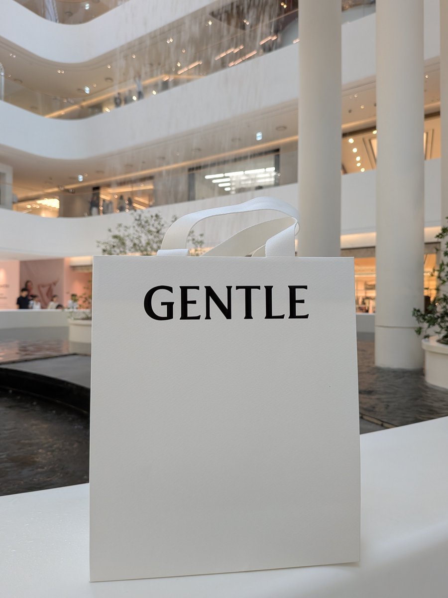 oxoxENAxoxo's tweet photo. 間隙を見つけて

自分用に買い物に来た〜♡
目標にしてたGENTLE MONSTER のメガネフレームを購入〜♪
日本で売ってないモデルでしかも免税分以上にお安い♪
嬉しすぎて疲れを忘れたあｗｗｗ

韓国に来られる際はMIK（Made in Korea）を選ばれるのも楽しいかもでーす https://t.co/BgfoaMXS1l