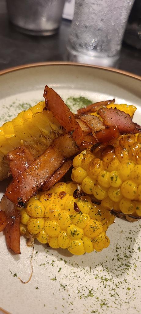 iyacom385's tweet photo. この時期もろこしは食べないとさ… https://t.co/1DHnAS166e