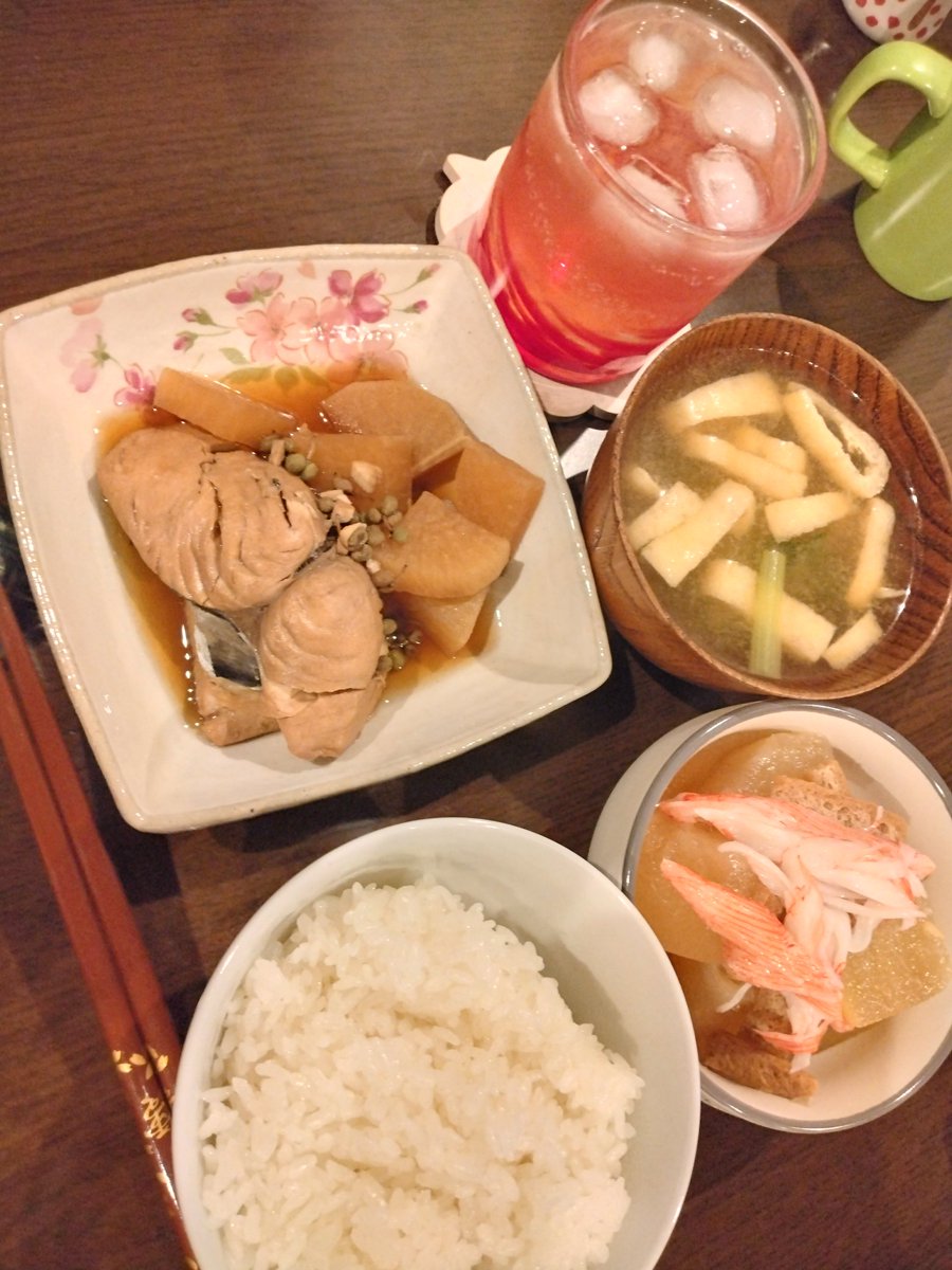 kingy0X's tweet photo. おかんのトロさわら大根と冬瓜煮付け https://t.co/qn1dy7NQ91