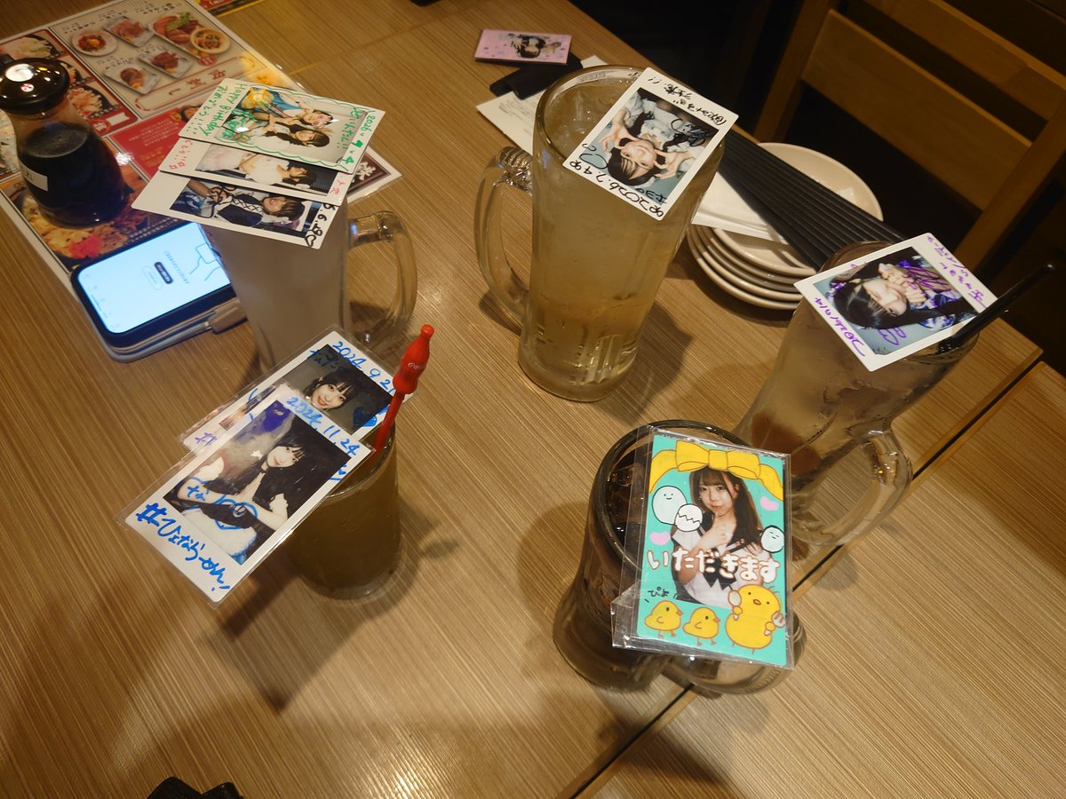 yurina_ongaeshi's tweet photo. 奇行人1人交じりの飲み会始まりました！！← https://t.co/2FGoEf5lki