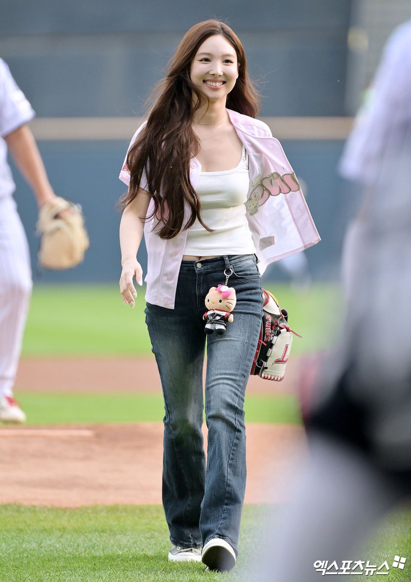 imnayeonarchive's tweet photo. https://t.co/miNZWvIzrF