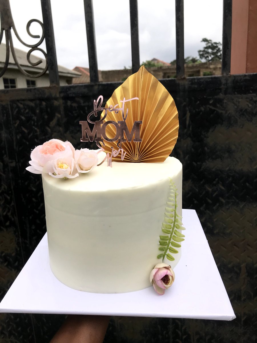 moa__edibles's tweet photo. When life gives you birthday, make sure to celebrate and don't forget to cake the day!
Cake deet:
Size: 7"
Layers: 2 layers
Flavors: Coconut and Chocolate
Frosting: Buttercream
Price: #37,500
📍Ilorin
To order, kindly send us a DM or click on the link in bio
#cakeformum https://t.co/EppW53kKzC