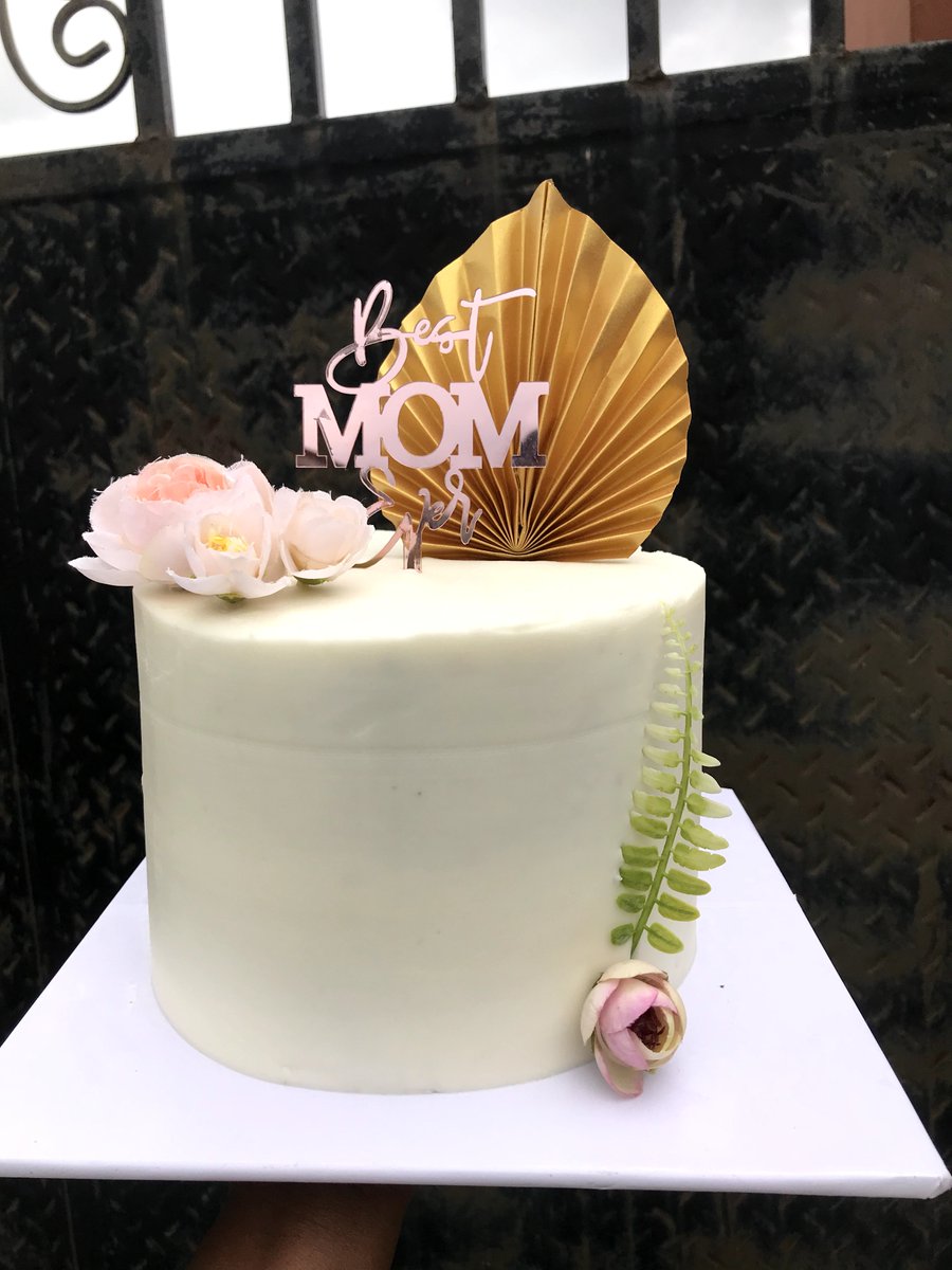 moa__edibles's tweet photo. When life gives you birthday, make sure to celebrate and don't forget to cake the day!
Cake deet:
Size: 7"
Layers: 2 layers
Flavors: Coconut and Chocolate
Frosting: Buttercream
Price: #37,500
📍Ilorin
To order, kindly send us a DM or click on the link in bio
#cakeformum https://t.co/EppW53kKzC