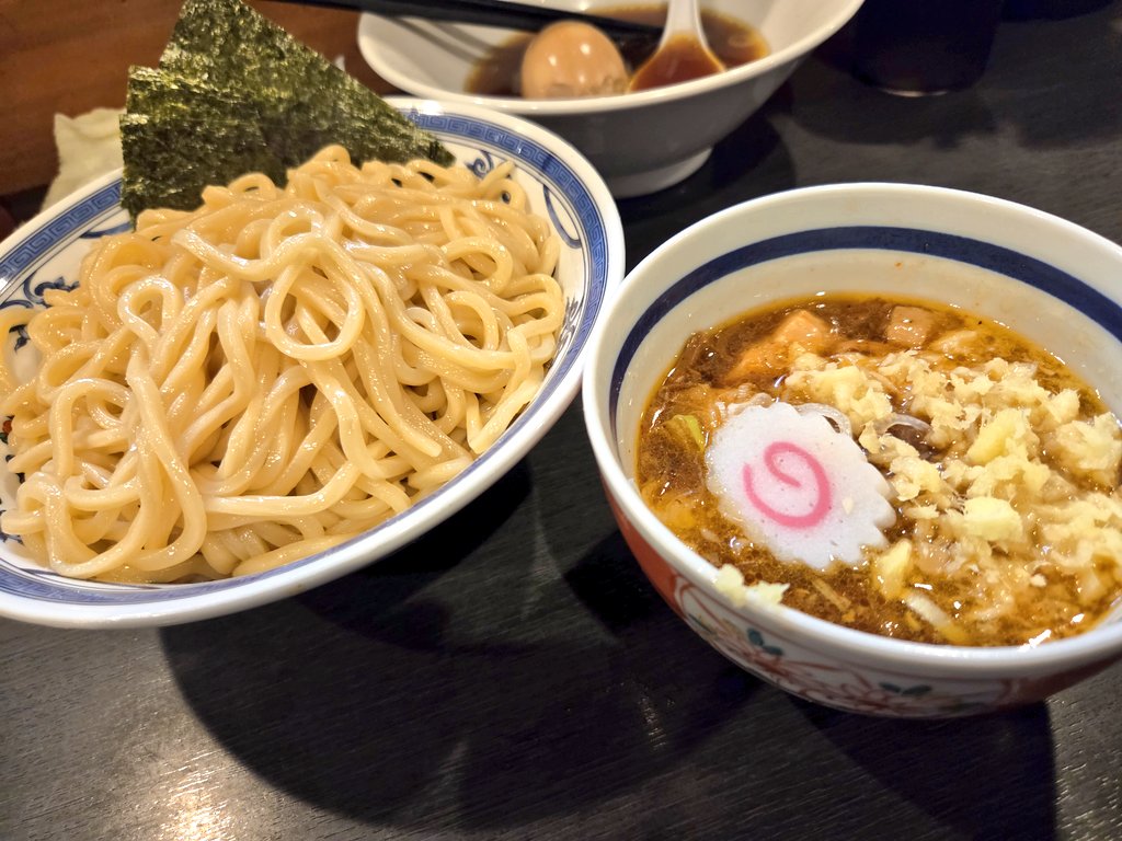 nariri6453's tweet photo. 船橋の名店…
はじめましてなお店…
人気の手打ちしょうゆラーメン…
評判通り…
うんまい。。。
そして生姜つけ麺…
度肝抜くうまさ。。。
唯一無二過ぎる…
今年トップの美味しさでした。。。

#自家製麺ご藤 https://t.co/hnlsHADzpk