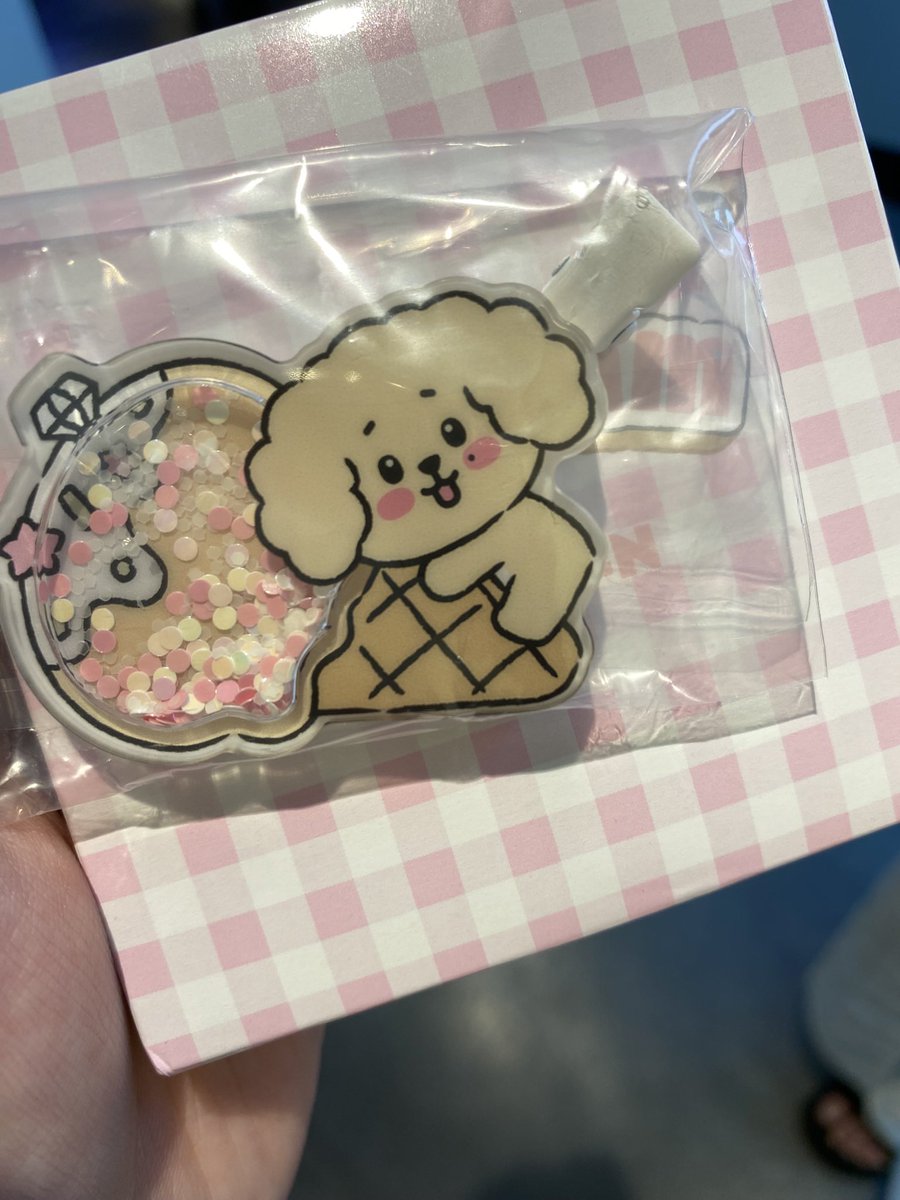 s33835433's tweet photo. @usagidols_ リプ失礼致します。
ウジヘアピンとドギョム交換可能でしょうか？ https://t.co/tO2ZIbCcG3