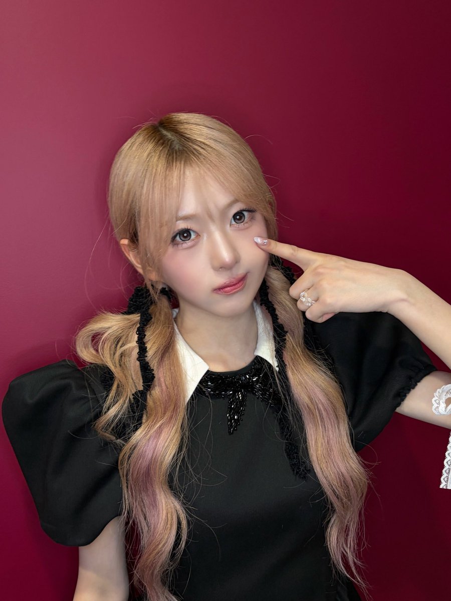 bbomi26's tweet photo. 260704 프롬
#AtHeart #앳하트 #BOME #봄 https://t.co/s2Cb8KJINV