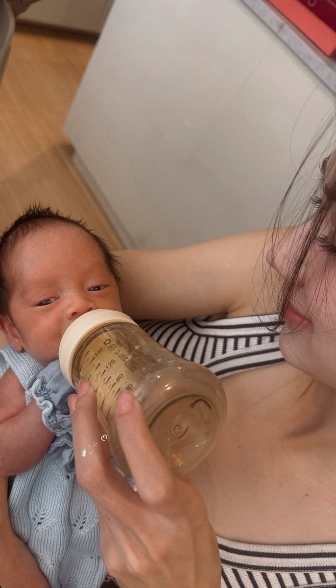 lemiusch's tweet photo. lena with a baby 🥺🥺🥺 i just know she’s going to be such a wonderful mother someday

#LalinaLena #ลีน่าลลินา https://t.co/fMVZolVDbG