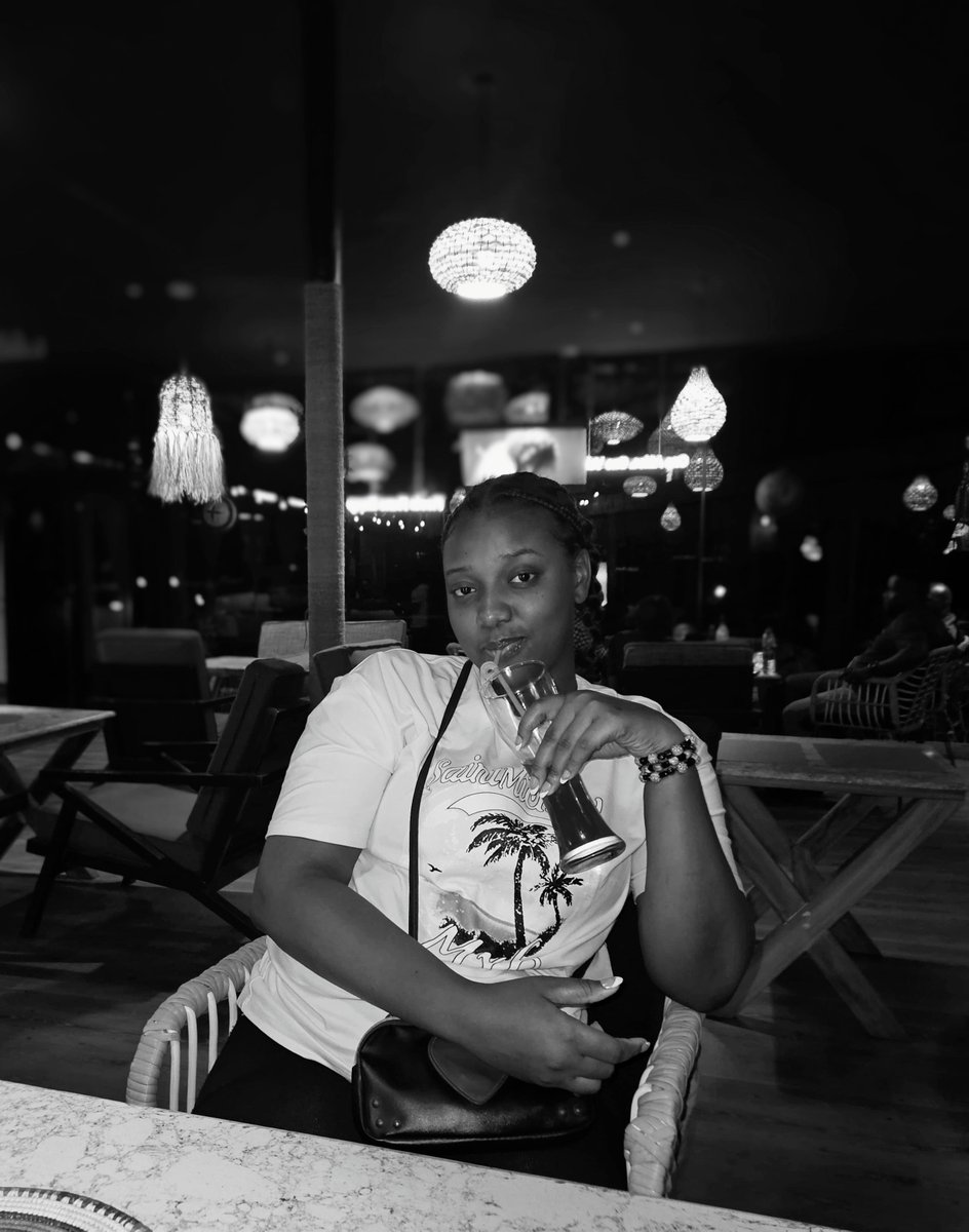 G_Brian_'s tweet photo. Long after looks fade, character remains.
Be the kind of person whose beauty is felt long before it's seen.
It's Saturday. Don't sit all day doing nothing.
Happy New Month, loves.
๐ธโฅ๏ธ
#lifeofawriter https://t.co/rwkWDgzr86