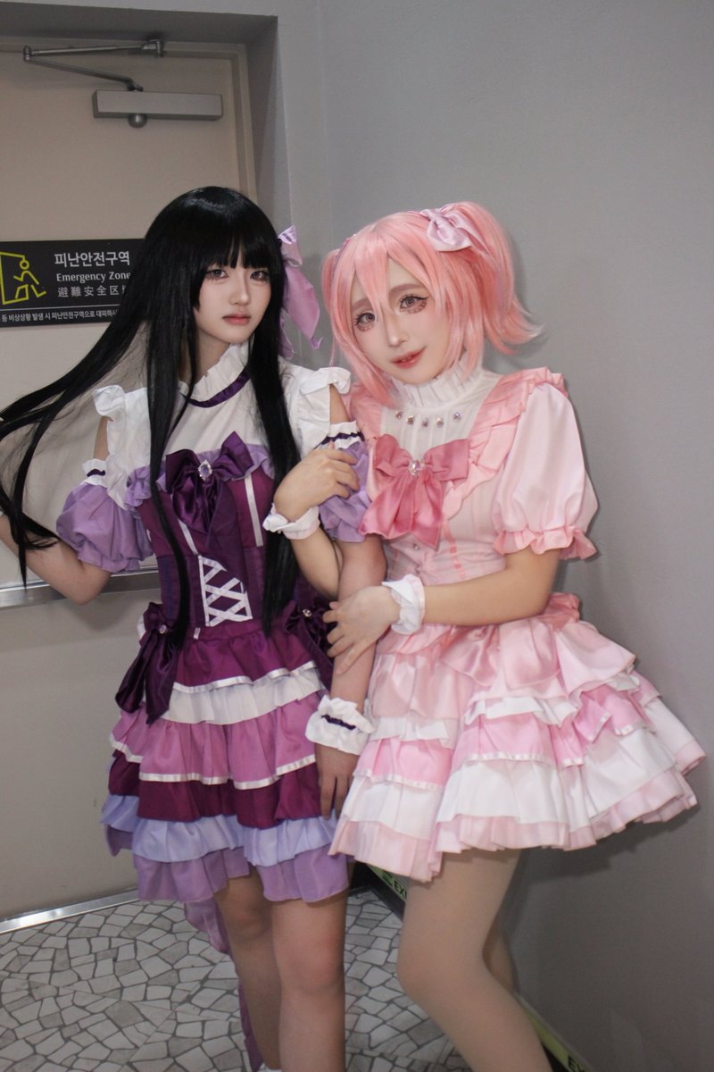 Cosplay_Renka's tweet photo. 💜🩷

#魔法少女まどかマギカ #MadokaMagica https://t.co/lYF3YOOJtZ