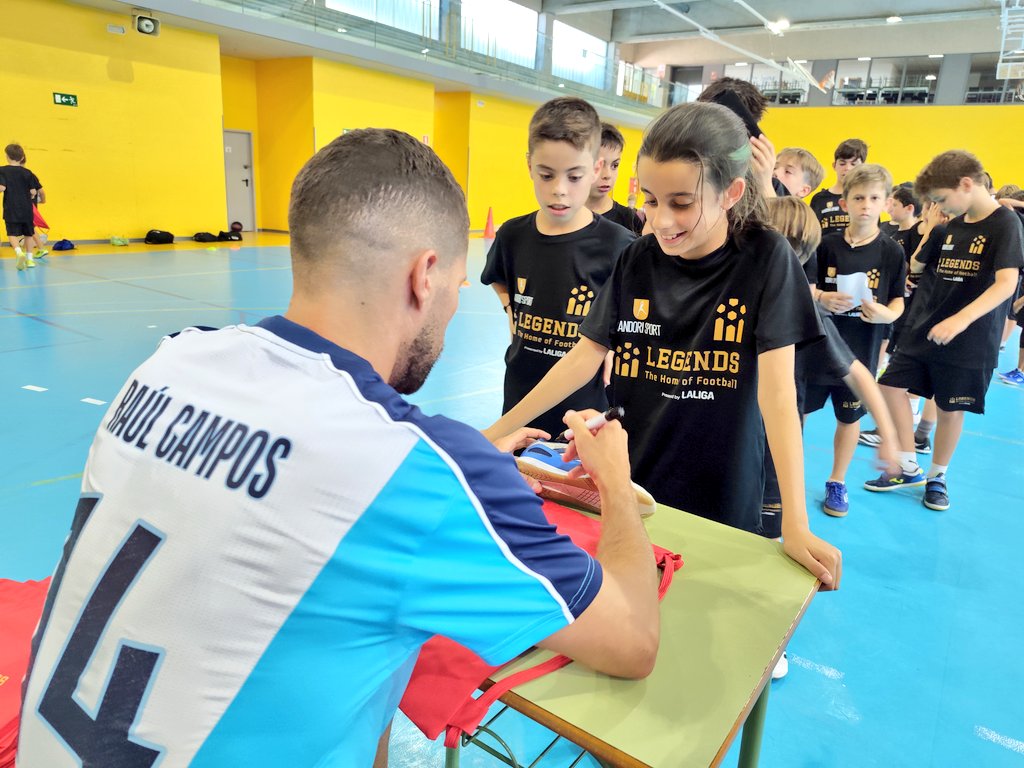 RandoriSport's tweet photo. ⚽ Terminamos la semana 2️⃣ del Campus @museolegends

🤩 Una semana llena de diversión, aprendizaje y mucho fútbol sala de la mano del embajador @17RaulCampos

¡Nos vemos en la semana 3️⃣! https://t.co/yfk1pHn7hA