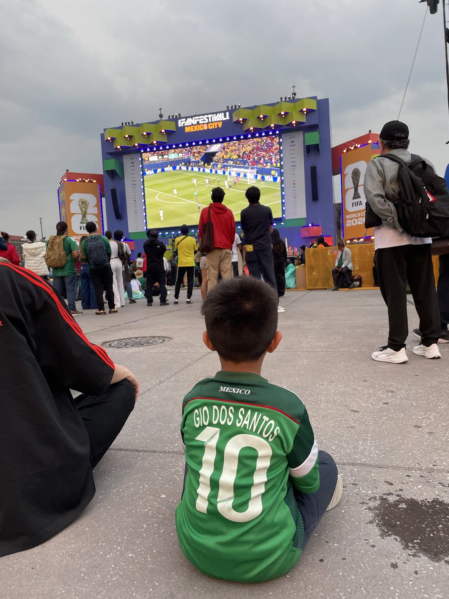 vhjavier's tweet photo. @Corona_MX @Corona_MX @Corona_Futbol si nos cumplen el sueño de ver a @miseleccionmx este domingo les prometo 200 fotos o muchas más donde se vea la marca y hasta me lo tatuó , palabra de Mexicano amante de la cerveza 🍺 @Corona_MX https://t.co/7IpDFs7rE8
