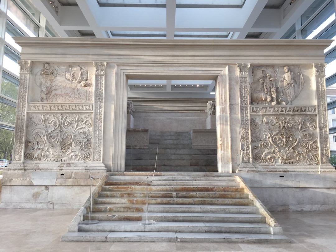 antigua_roma's tweet photo. Hoy en el año 13 a. C. el Senado consagró el lugar en el que se iba a construir el Ara Pacis en honor a la Pax augustea. https://t.co/GczzlnVcTR