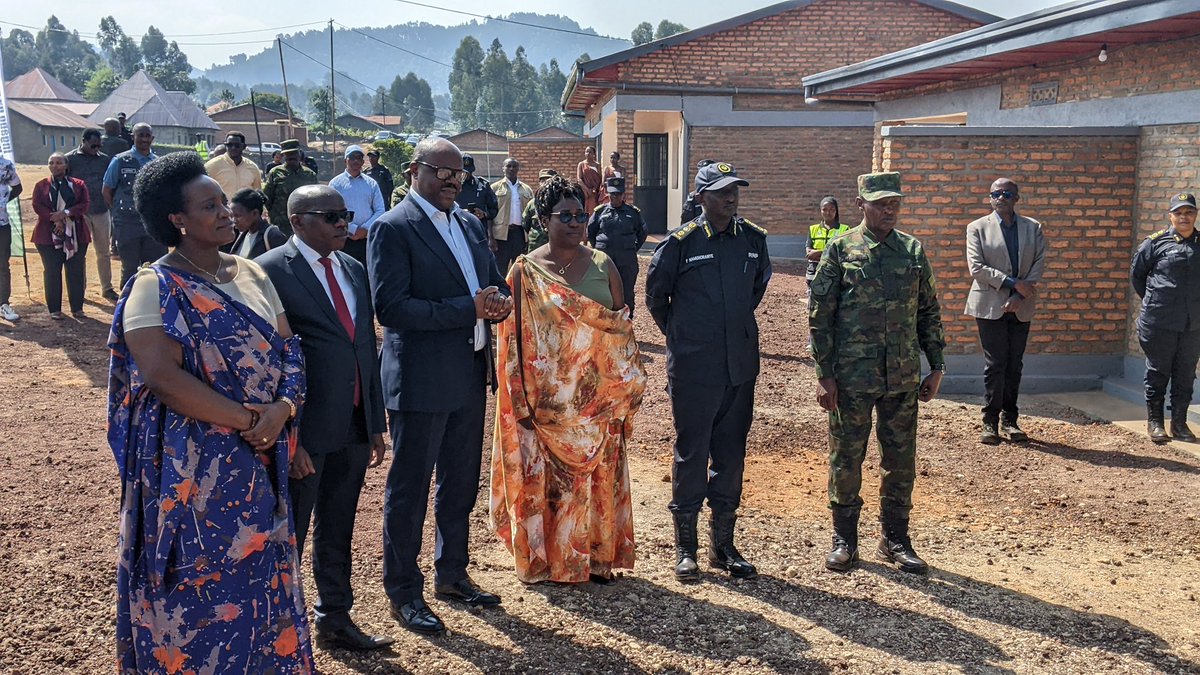 NewTimesRwanda's tweet photo. PHOTOS: Prime Minister Justin Nsengiyumva has arrived in Bogogwe Sector, Nyabihu District, where he joined local residents in celebrating Liberation Day.

As part of the celebrations, 30 houses built by the Rwanda National Police (RNP) and the #Rwanda Defence Force (RDF) are being handed over to vulnerable families.

📸: @germain_rda /TNT