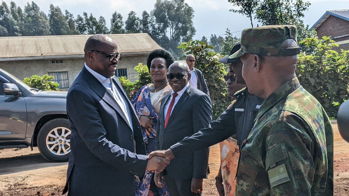 NewTimesRwanda's tweet photo. PHOTOS: Prime Minister Justin Nsengiyumva has arrived in Bogogwe Sector, Nyabihu District, where he joined local residents in celebrating Liberation Day.

As part of the celebrations, 30 houses built by the Rwanda National Police (RNP) and the #Rwanda Defence Force (RDF) are being handed over to vulnerable families.

📸: @germain_rda /TNT