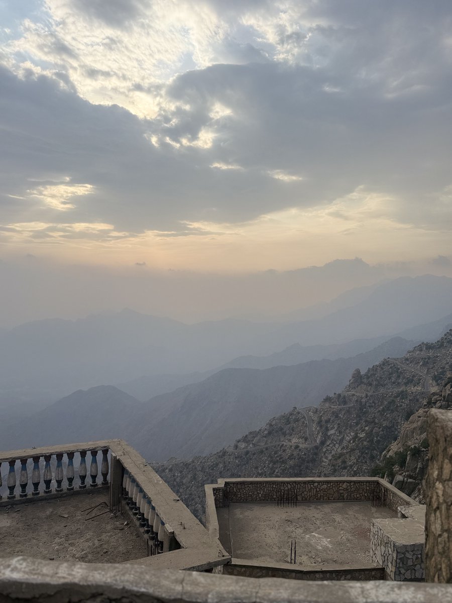 Laylaali1400's tweet photo. (وَتَرَى الْجِبَالَ تَحْسَبُهَا جَامِدَةً وَهِيَ تَمُرُّ مَرَّ السَّحَابِ ۚ صُنْعَ اللَّهِ الَّذِي أَتْقَنَ كُلَّ شَيْءٍ ۚ إِنَّهُ خَبِيرٌ بِمَا تَفْعَلُون) https://t.co/3Mqv7R4at0