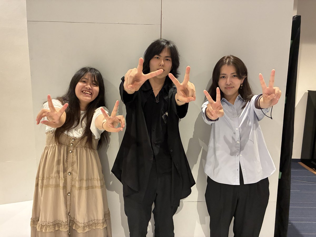 hirogekidan's tweet photo. ＼＼　第2️⃣回公演終演‼️　／／

第2回公演も無事終演いたしました！　雨の中ご来場いただいた皆さまありがとうございました🌟

明日の第3回公演は12時30分開場です。お気をつけてお越しください！

#劇団ikaros #ヒロゲキ #広島大学 #演劇 #広島 https://t.co/qtiyPPCQNc