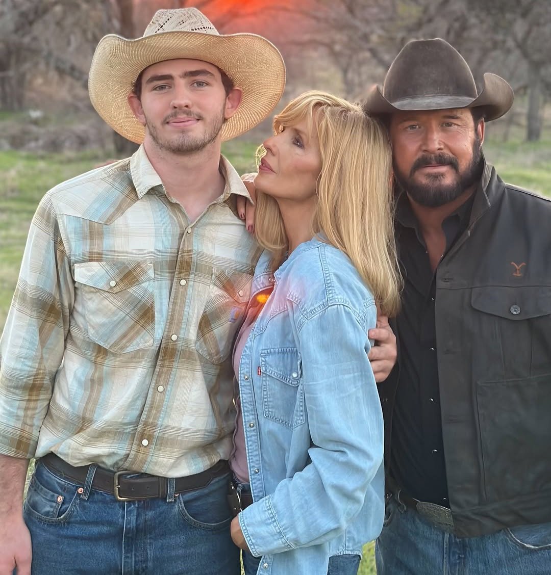 Watched the season 1 finale of Dutton Ranch last night and i was a drunken  mess 🤣🤣🤣🤣 incredible first season and a banging season  finale/cliffhanger . The Yellowstone franchise is fucking thriving