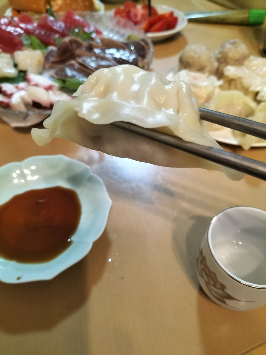 PatrascheTheCat's tweet photo. 昨日の残りもんで住乃井超安酒冷酒♪　ちゅかいつもの餃子も蒸してみたが普通に食える！ https://t.co/x54yYLQgMn