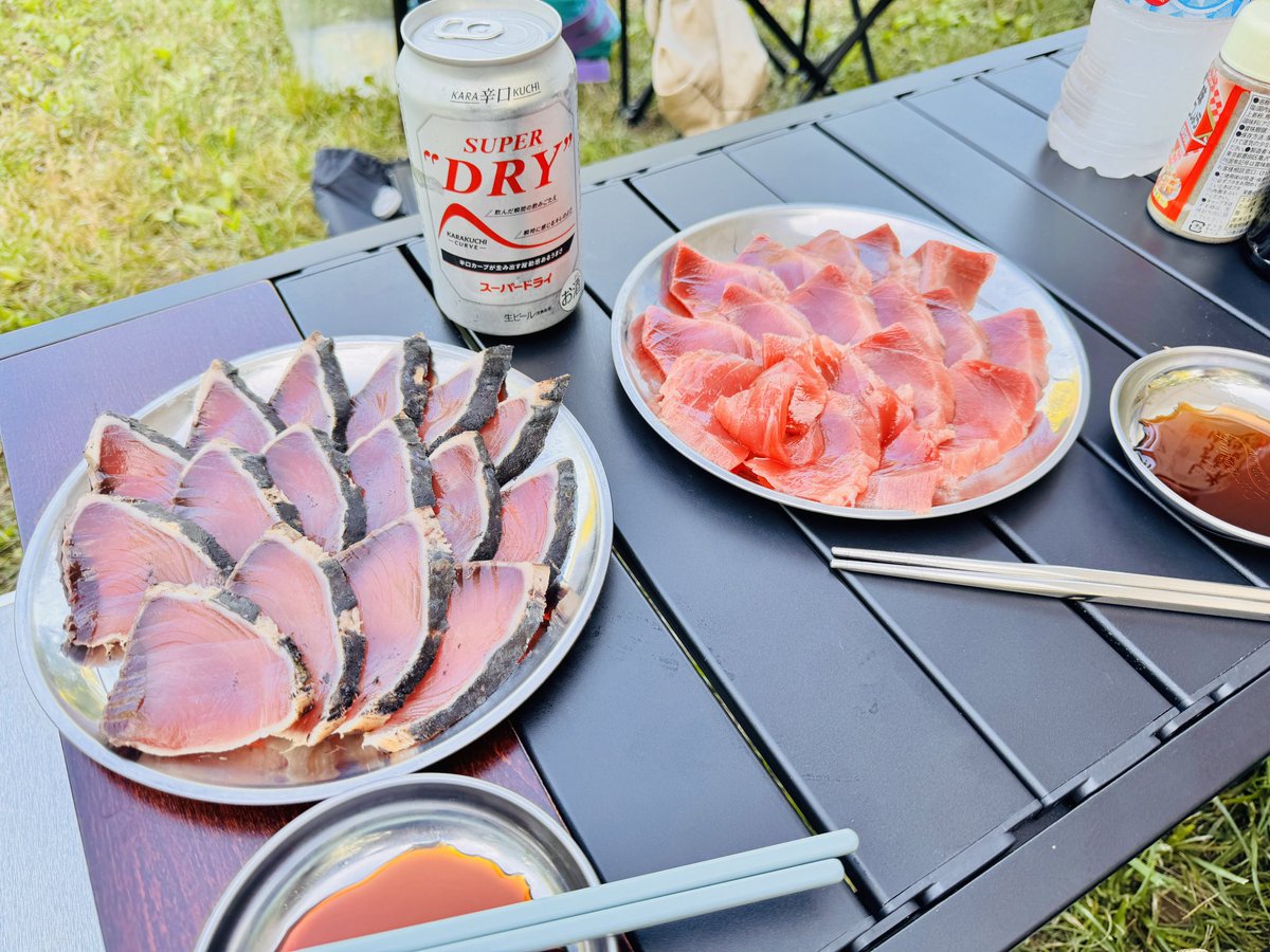 Reptiles_ReZARD's tweet photo. こんばんわ世界🌏

キャンプなう🏕

大自然の中での🍺と刺身
最 ＆ 高🤗

てかこんなブロッコリー🥦︎
どっかで見た気が……笑 https://t.co/gDE8ewK7G8