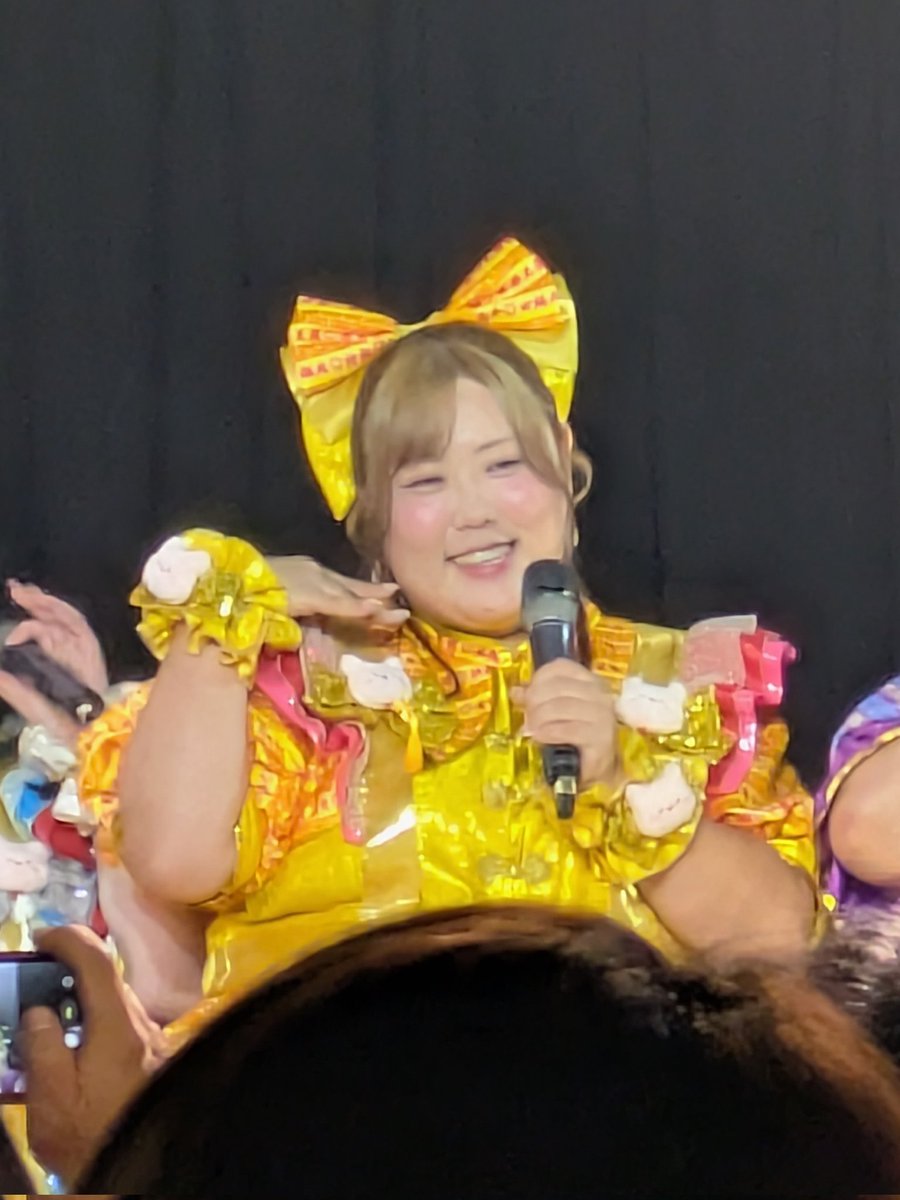 uri_favorite's tweet photo. 可愛かった！
マヨ担当えりぴよちゃん
会えたの嬉しくてライブ中泣きそうだった🥹🥹
どんどん規模大きくなってる気がするしどんどん歌もうまくなってくし勢いつけていくびくえんすごい🥺✨
#びっくえんじぇる https://t.co/wVjO9yUVF7