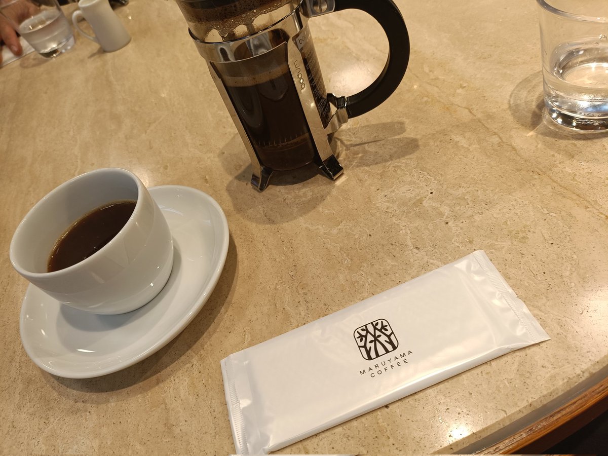 Gdesign_GUNMA's tweet photo. 至福の時間。
軽井沢の丸山珈琲で、丁寧に淹れられたコーヒーをいただく。香りが違います。
#コーヒー #丸山珈琲 https://t.co/uRGAYfnxZq