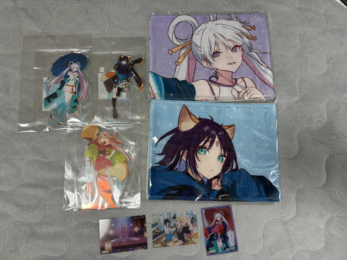 Crugosus's tweet photo. 本日の購入品
アニサマに向けてタオル購入(ヤチヨは同行者分)かぐやだけ売り切れてた…
特典被りなしコンプできたの嬉しい https://t.co/MQxtTXrHwA