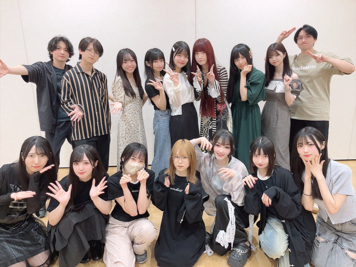 Fairytaletheate's tweet photo. #ナツノコワイハナシ
顔合わせしました！
色鮮やかなメンバーですね✨
怖い作品を創りつつも様々な想いをお届けできればと思います…！
今月7/31(金)～8/2(日)まで上演いたします👻

🎫チケット予約フォーム
https://t.co/HttWhcggah https://t.co/AGtMRgjvyP