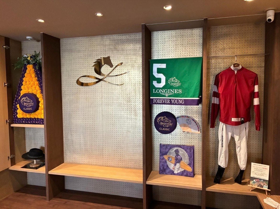 yahagistable's tweet photo. ルメール騎手のお店
「CL by C.ルメール」さんにて、
只今フォーエバーヤング特別展示を開催しています😊
7月17日までとの事ですので、京都にお越しの際は是非お立ち寄りくださいませ✨️ https://t.co/3aypNT6R3Z
