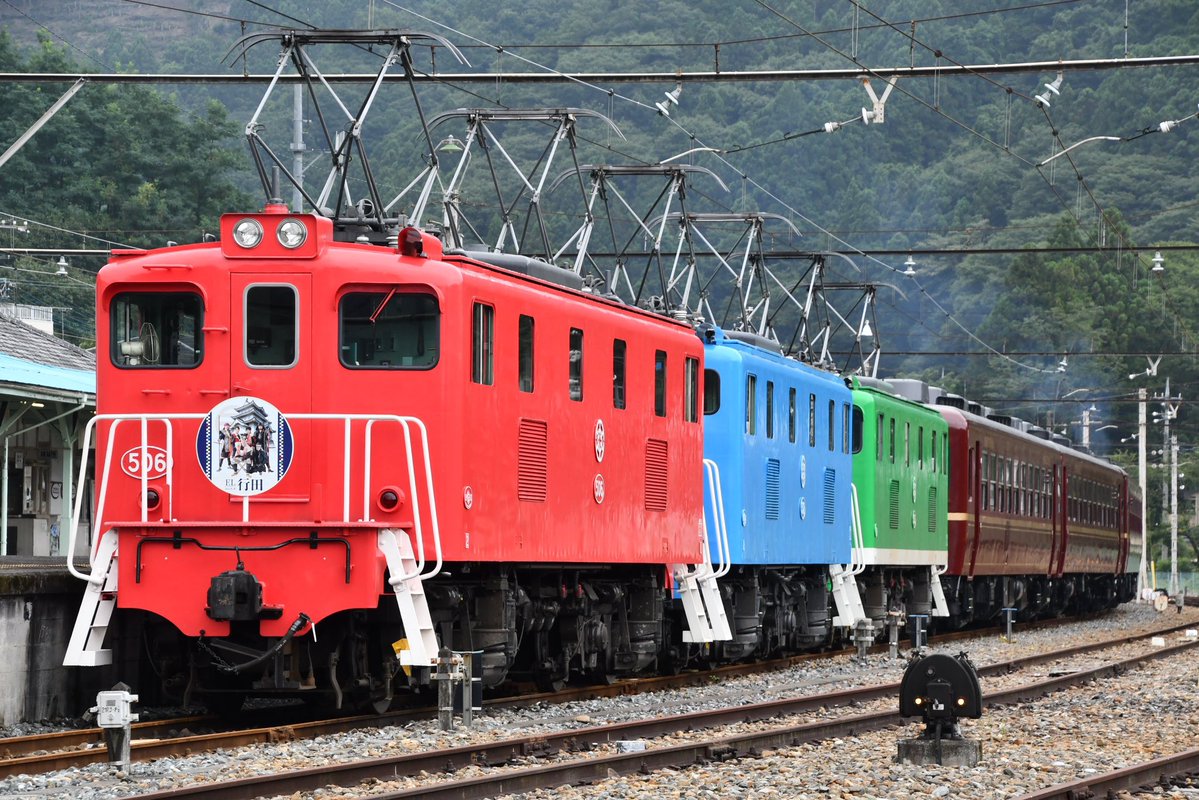 andre　秩父 凄い、秩父鉄道みたいですね( '-' ) 撮ったことは無いけどちょうど黄色