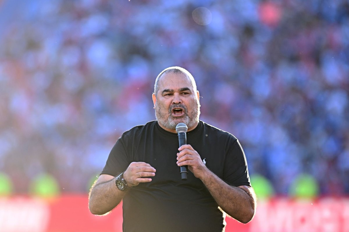 ActuL1_'s tweet photo. 🚨🚨 JOSÉ LUIS CHILAVERT DÉRAPE AVANT PARAGUAY-FRANCE ! 🤮🤮🇫🇷🇵🇾

L’ancien gardien paraguayen a répondu aux propos de Christophe Dugarry avec une sortie raciste visant les Bleus.

« 𝗟𝗲 𝗣𝗮𝗿𝗮𝗴𝘂𝗮𝘆 𝗮𝗳𝗳𝗿𝗼𝗻𝘁𝗲𝗿𝗮 𝘂𝗻𝗲 𝘀𝗲́𝗹𝗲𝗰𝘁𝗶𝗼𝗻 𝗱’𝗔𝗳𝗿𝗶𝗾𝘂𝗲 », a écrit Chilavert sur X.

Une nouvelle polémique pour l’ex-portier, déjà habitué aux déclarations discriminatoires.

(via @RMCsport)