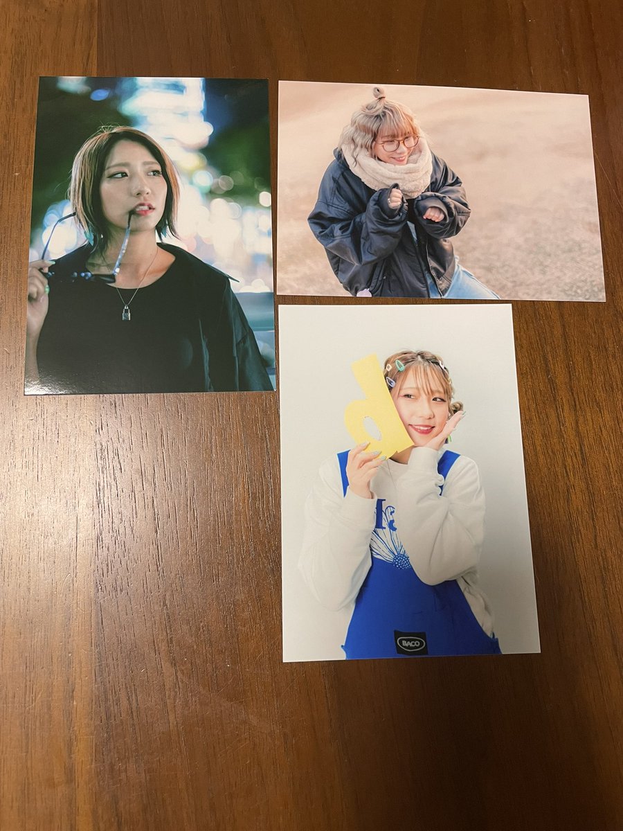 plu_095's tweet photo. Kiddymiiからブロマイド届いた💜
いおりさんの所で実は4枚、今回ので3枚頼んだらまさかの1枚被った！？🤣って思ったけど、サインありとなしだからめちゃくちゃありなパターンでした🫶🫶 https://t.co/RAfg3iwvl8
