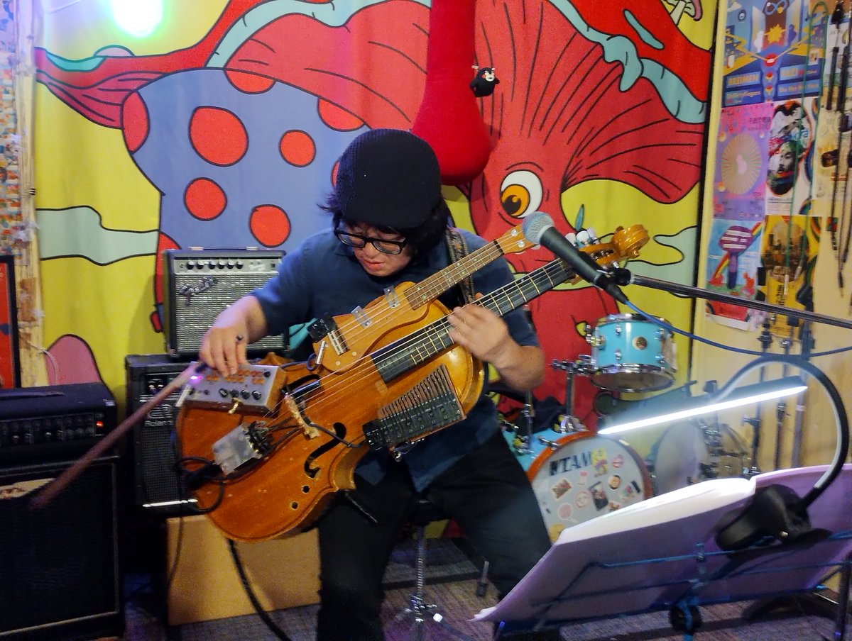 YuichiOnoue's tweet photo. 創作楽器フェス vol.2 at 阿佐ヶ谷Mogu Mogu 盛況のうち終了。いらして頂いた皆様ありがとうございました！
今回はイベントの性格もあって、動画付きでちょっと入念にレポートしてみたいと思います。これから私のタイムラインに投稿してゆきます。 https://t.co/fcpwPGDooR