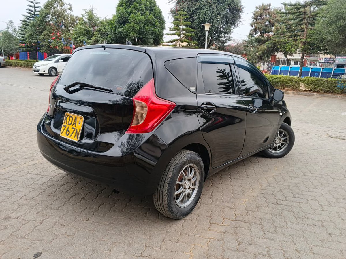 KaraniMotors's tweet photo. 2014 Nissan Note 
🔸1300cc petrol engine
🔸 Automatic transmission 
🔸 Accident free, original paint 
🔸Finance options available 

680k💰. DM for more info ✉️ https://t.co/lmeSnG4Ina