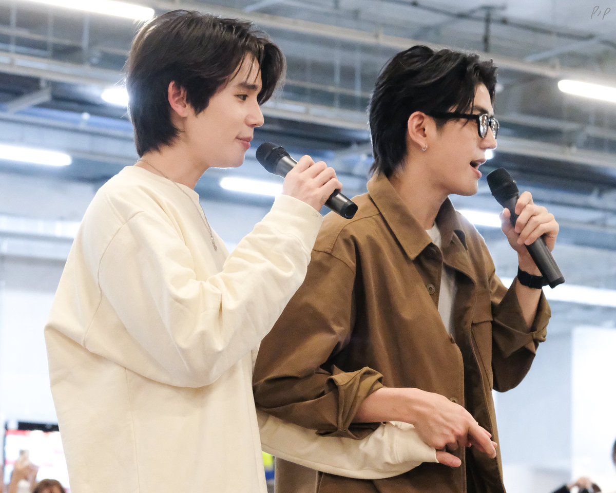 sbo___od2's tweet photo. 올해 팬들이랑 자주 못 만났다고 *2023년도* 하반기에는 더 자주 만날 수 있도록 하겠다고 얘기하면서 눈물 퐁퐁 흘린 본인 감정에 솔직한 지떤 남자가 좋다.. 이때 아파서 마음은 안 좋은데 바다가 알차게 지미 챙겨 줬던 날이라 좋기도 하고.. 남아 있는 사진들도 다 아름다움.. https://t.co/ebEQg39YNz