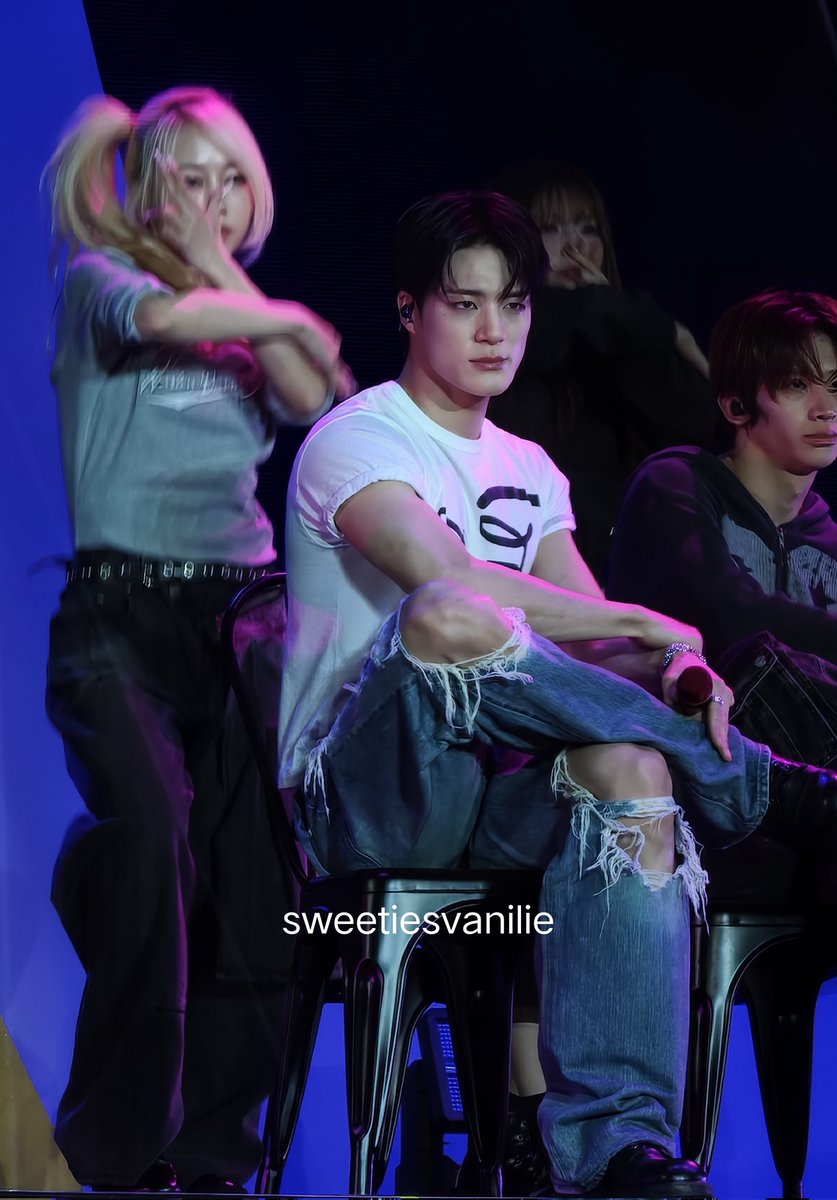 sweetiesvanilie's tweet photo. Sumpah serem jen, minta maap dluan 😭😭😭

#NCTJNJM #DUALITY #NCTJNJM_DUALITY
#NCTJNJM_FANMEETING_TOUR_DUALITY #JAKARTA https://t.co/o2Uix4XrNB