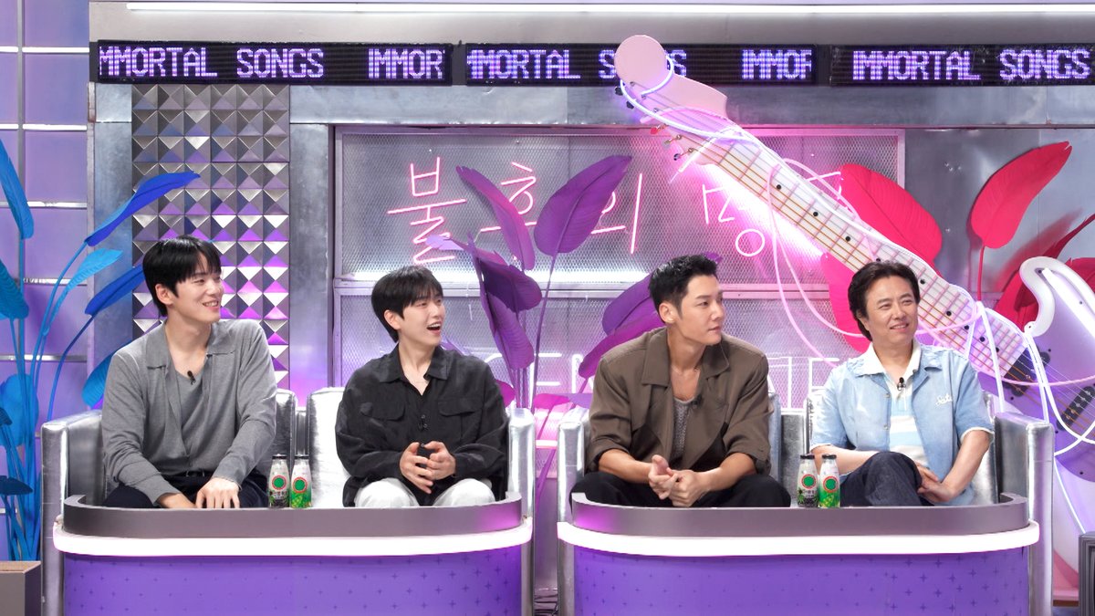 musical_thedays's tweet photo. 𝟐𝟎𝟐𝟔 𝐌𝐔𝐒𝐈𝐂𝐀𝐋 𝐓𝐇𝐄 𝐃𝐀𝐘𝐒
그날들 | 불후의 명곡

스틸컷 공개✨️
팀 '그날들'의 화기애애 토크

#뮤지컬 #그날들
2026.06.09 ~ 08.23
디큐브 링크아트센터 https://t.co/wzmfKfIJXJ