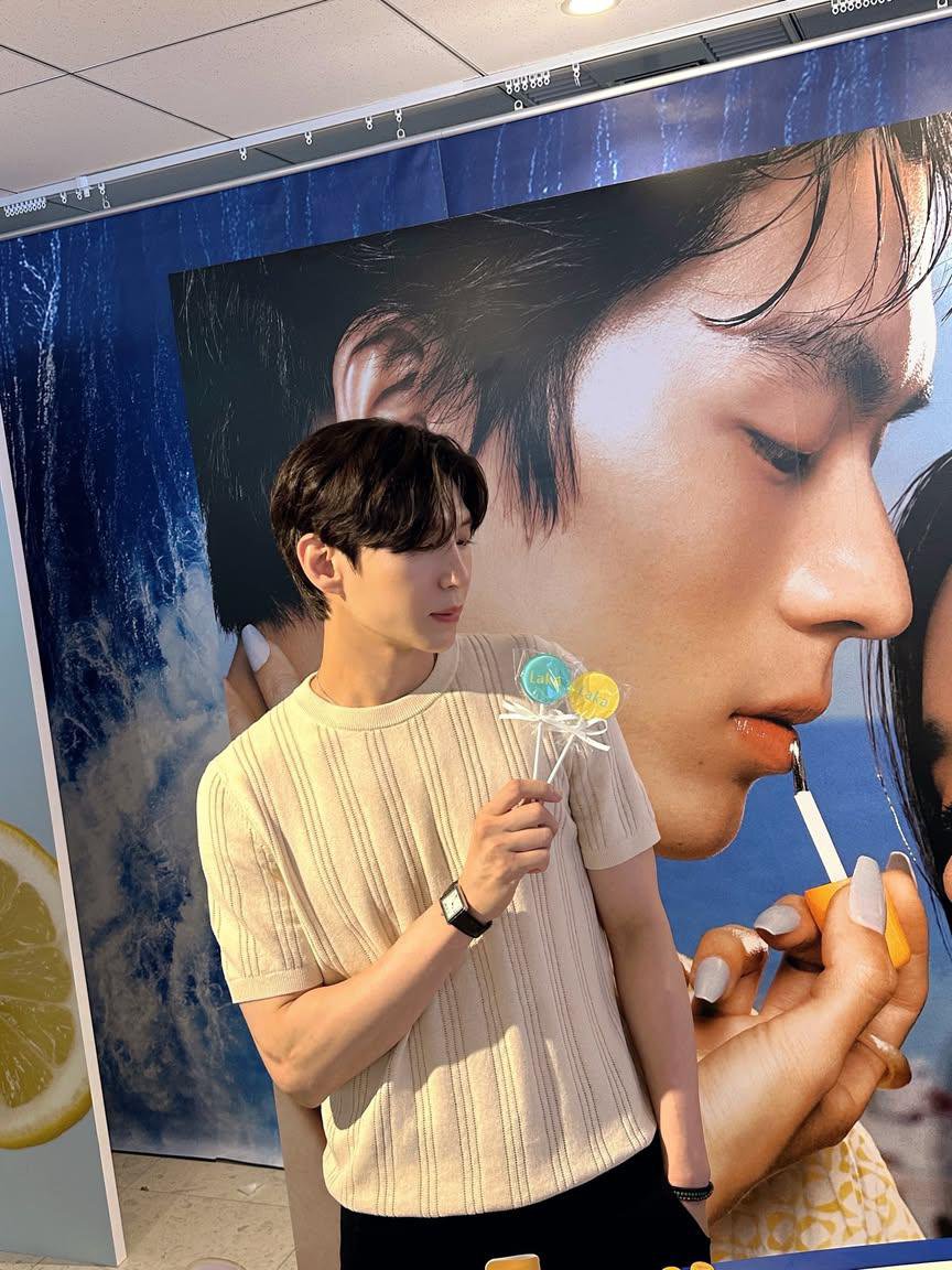 0524vx's tweet photo. taekwoon went to laka UV shield lip event in japan! HE LOOKS SO BEAUTIFUL 🤍 https://t.co/9u7J8IH86C